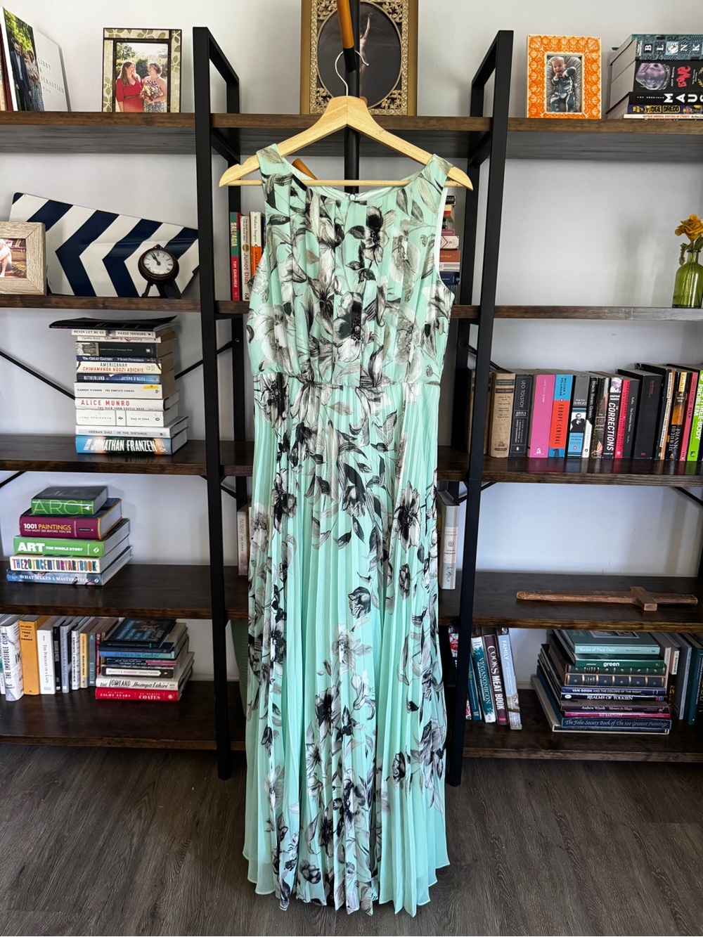 Eliza J • Sleeveless Mint Floral Pleated Maxi Dress